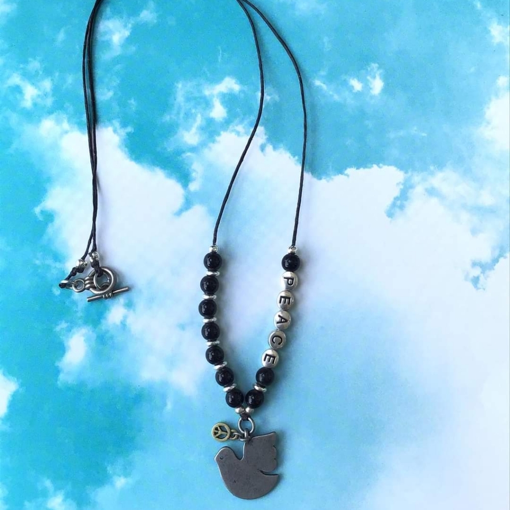 ☮️ HAND-CRAFTED NECKLACE